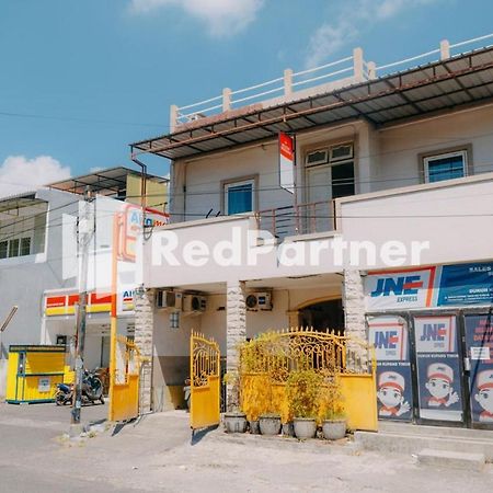 We Stay Residence Redpartner Surabaya Exteriör bild
