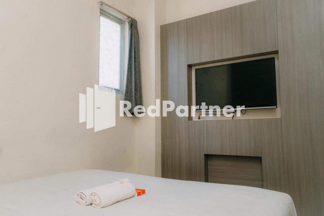 We Stay Residence Redpartner Surabaya Exteriör bild