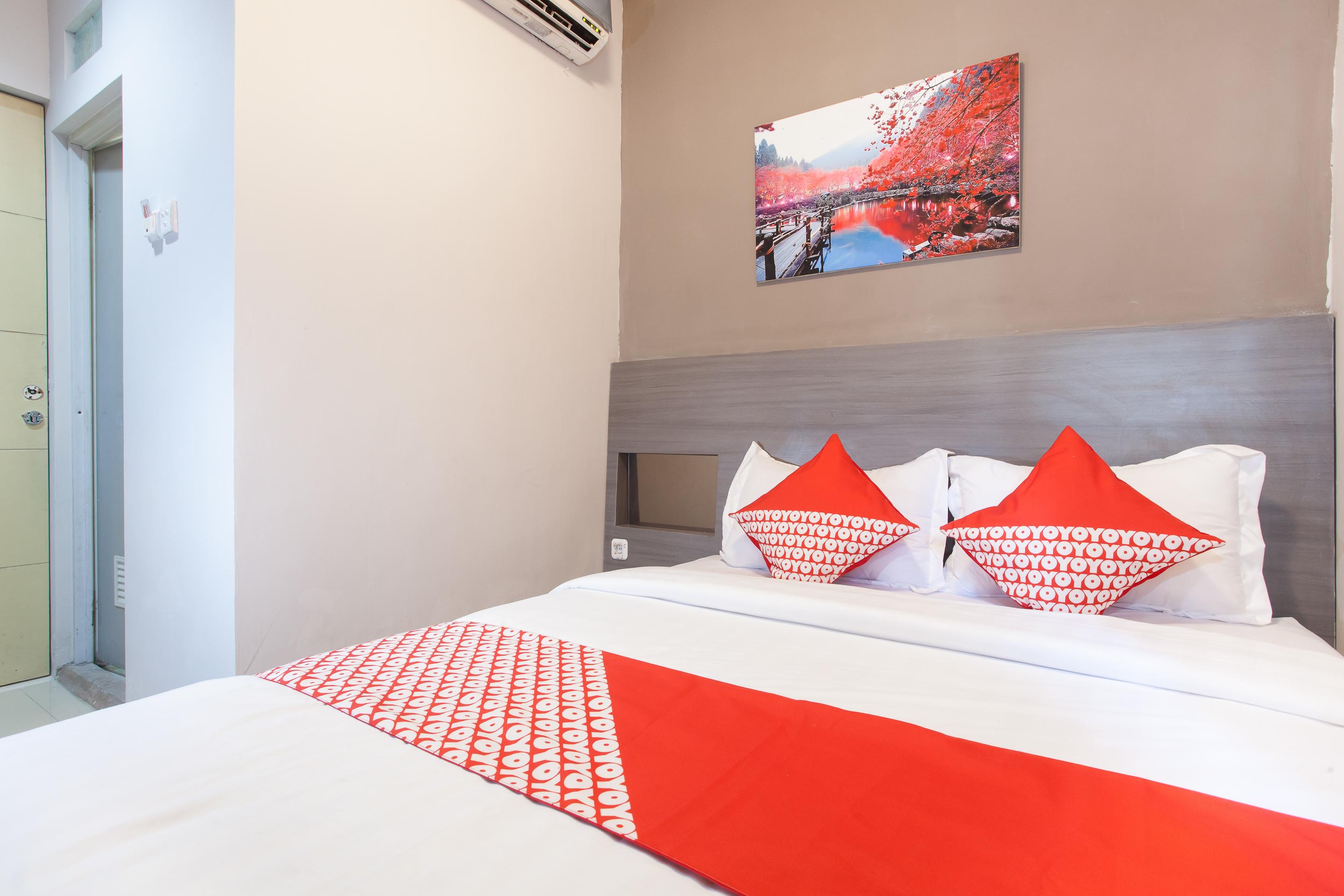We Stay Residence Redpartner Surabaya Exteriör bild