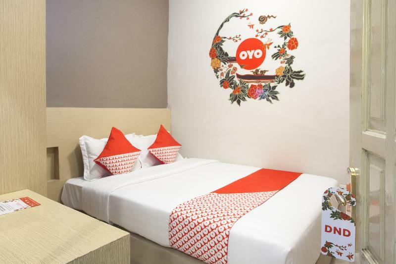We Stay Residence Redpartner Surabaya Exteriör bild