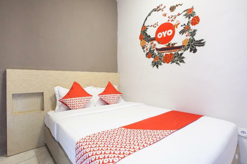 We Stay Residence Redpartner Surabaya Exteriör bild